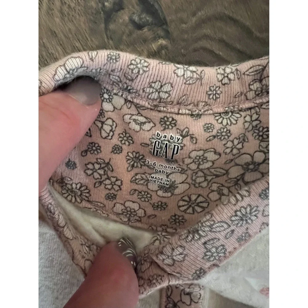 Baby Gap 3-6 Months Gray Pink Floral Teddy Bear Logo‎ Long Sleeve Romper